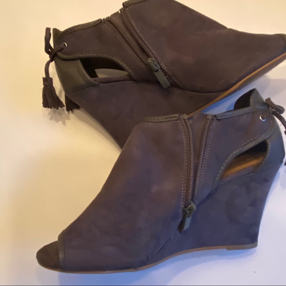 CL Laundry Gray Booties